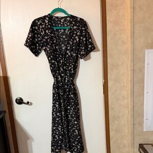 Chic Black Floral Midi Dress